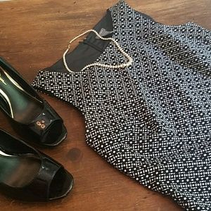 CLEARANCE Ann Taylor black &white geometic dress